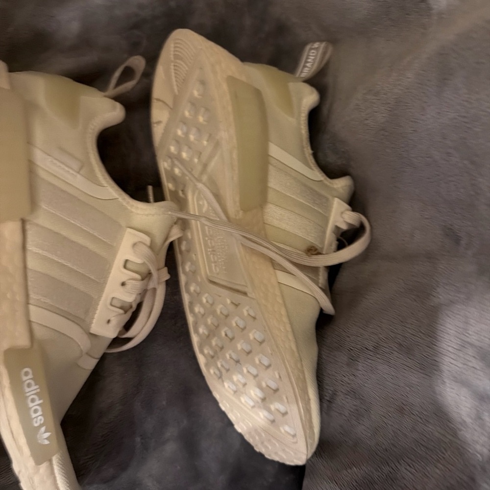Adidas Off-White Sneakers - Picture 6 of 11